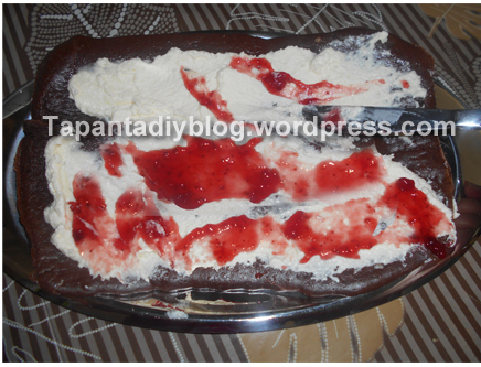 γεμιστό ρολό με σοκολάτα cranberries φράουλά και στέβια χωρίς ζάχαρη